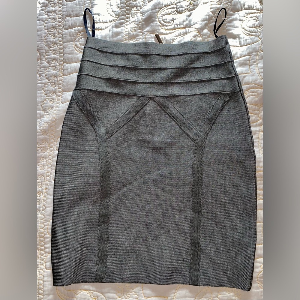 NWT Bebe Bandage short Skirt In Olive green, High Waist Women's Small